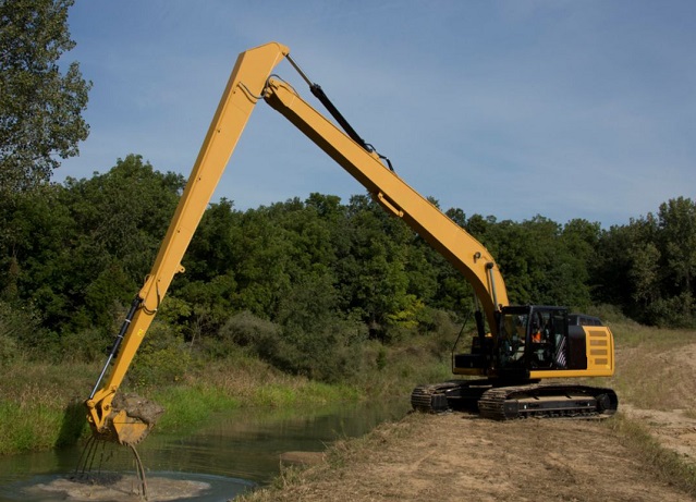 boom jangkauan panjang excavator dan bucket bersih